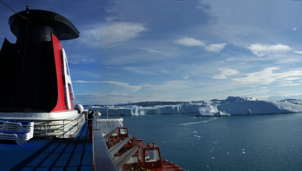 wir liegen vor der Ilulissat-Bucht