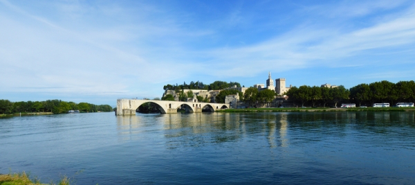Die berühmte Brücke Pont d'Avignon