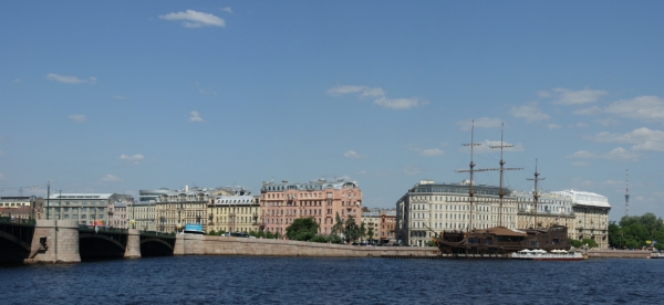 Alte Fregatte auf der Newa, St. Petersburg...