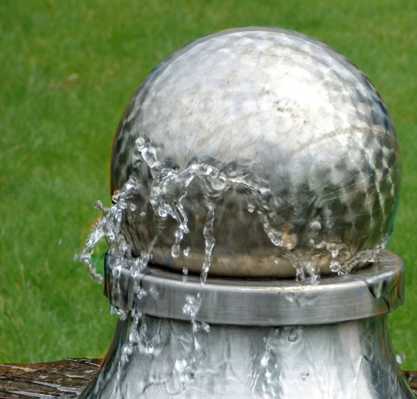 Golfball - Brunnen