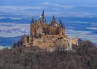 Burg Hohenzollern von der Alb aus gesehen