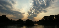Frühmorgendliches stimmungvolles Licht auf der Donau