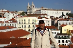 Bin in Lissabon auf der Miradouro de Santa Luzia...