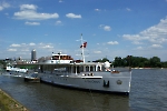 Luxus-Flusskreuzfahrtschiff in Köln